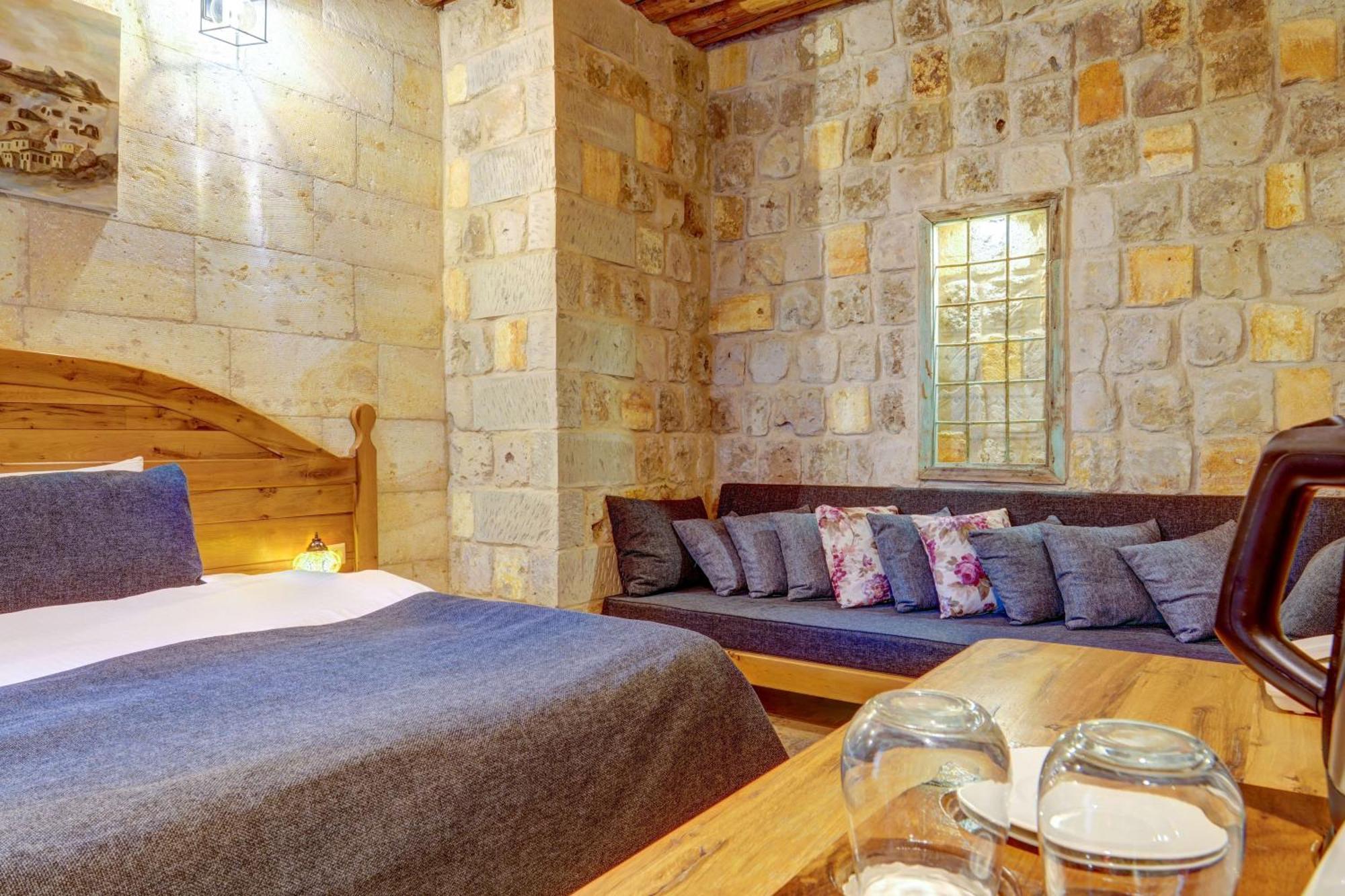 Vasil Cave Hotel أُتْشيسار الغرفة الصورة
